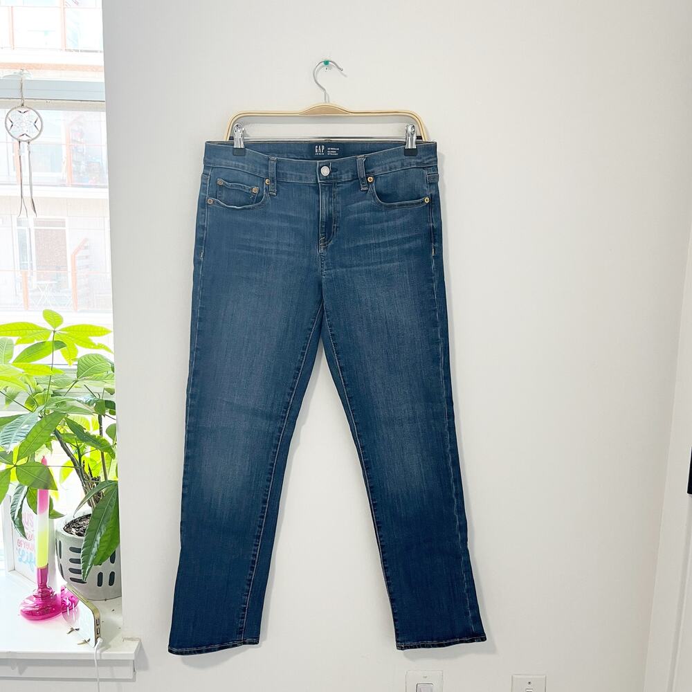 Gap Classic Straight Fit Jeans Size 30